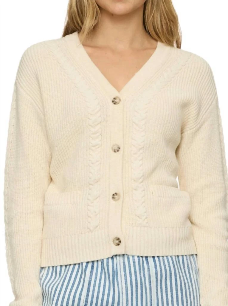 Fairfax 
Favor Fairfax 
Favor - Whitney Braided Cardigan 2