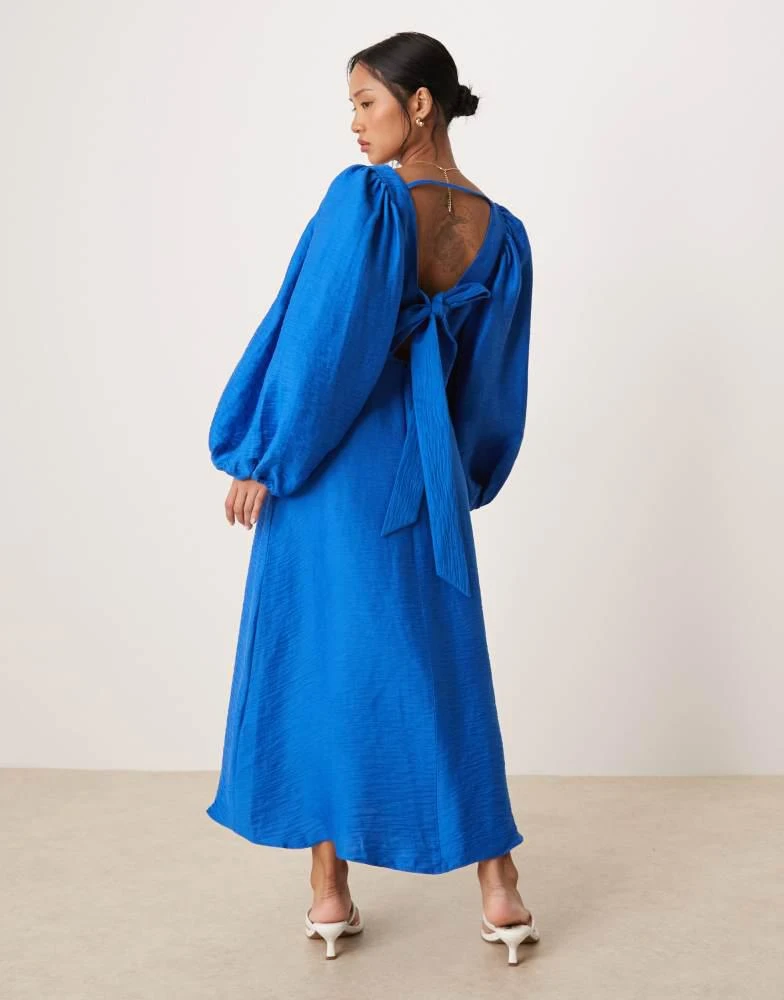 Nobody's Child Petite Nobody's Child Petite Zendaya balloon sleeve midi dress in blue 3