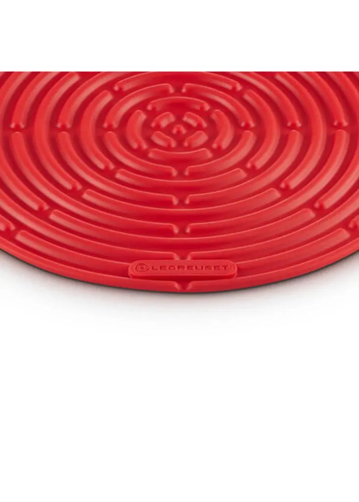Le Creuset Round cool tool. 5