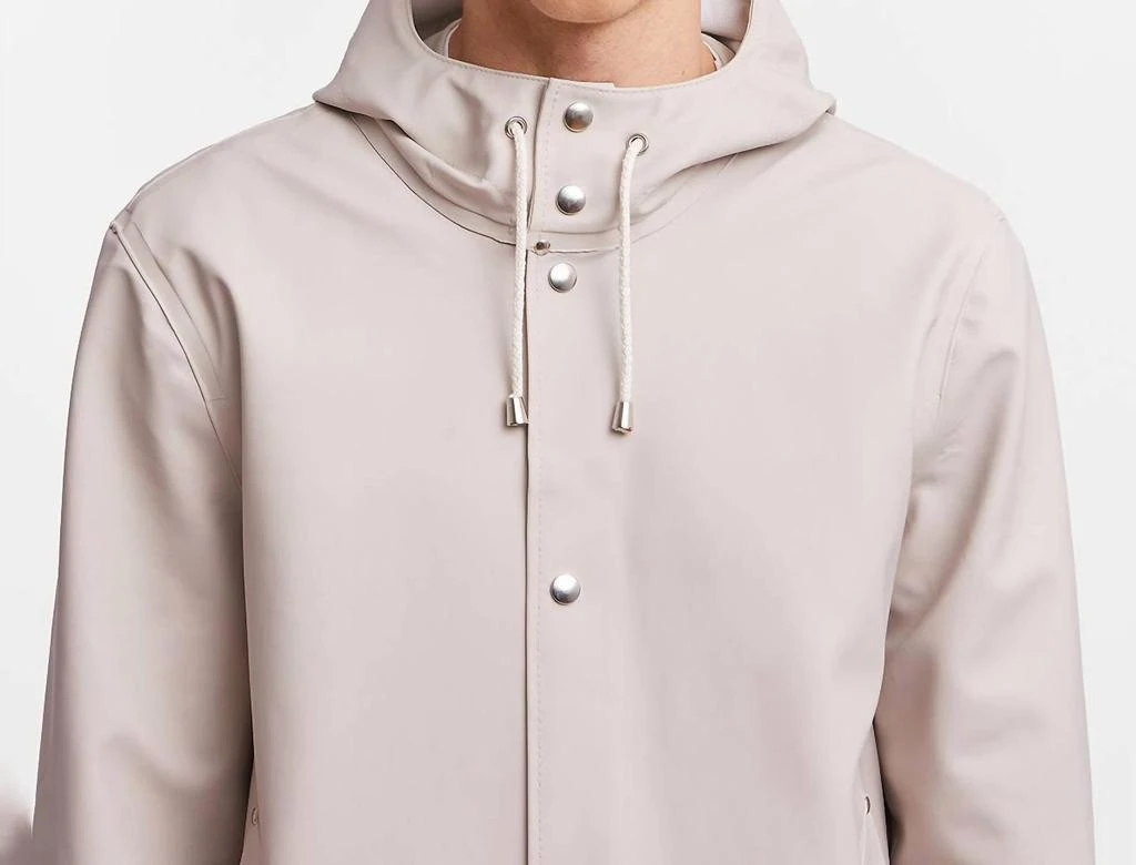 Stutterheim Unisex Stockholm Raincoat In Light Sand 3