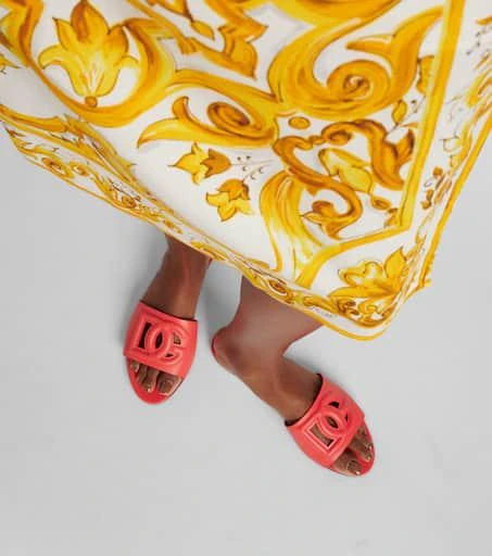 Dolce 
Gabbana Logo leather slides 7