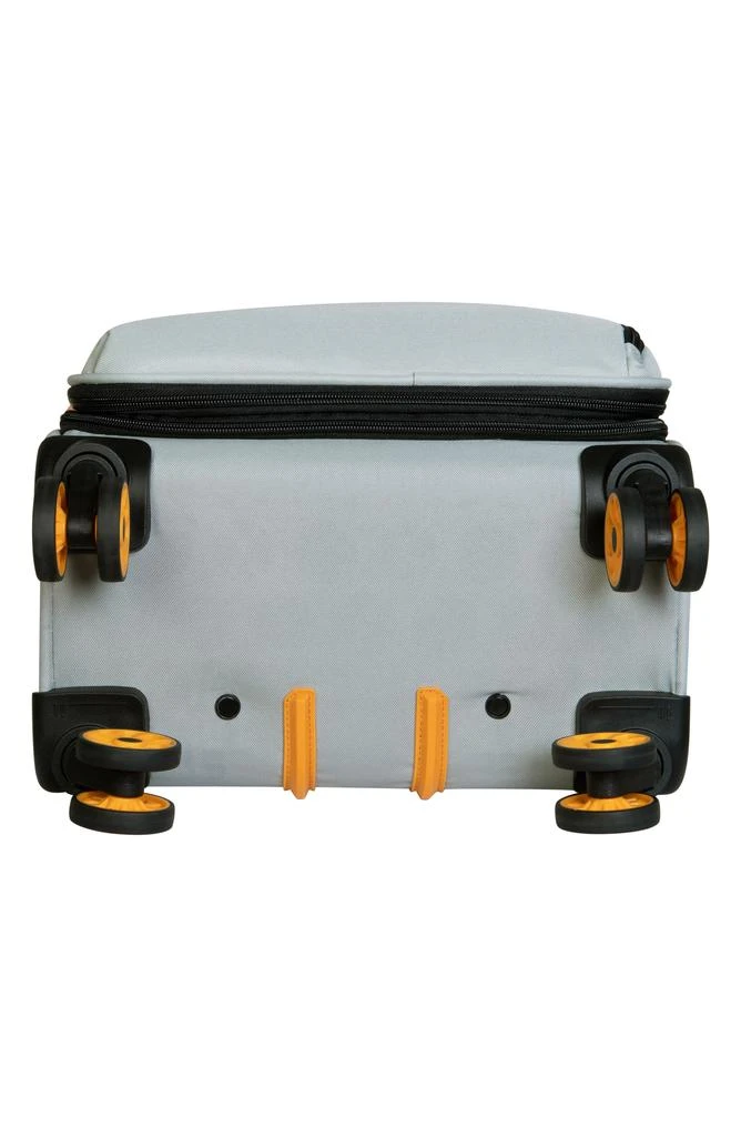 it luggage Compartment 27-Inch Softside Spinner Luggage 7