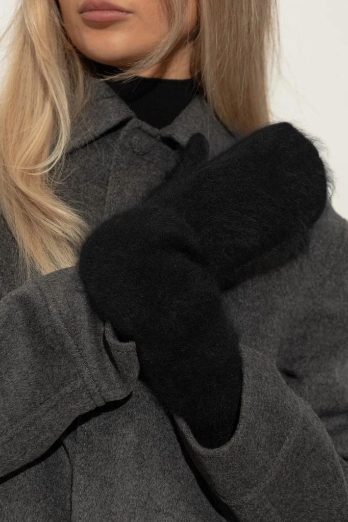 Lisa Yang Cashmere gloves 2