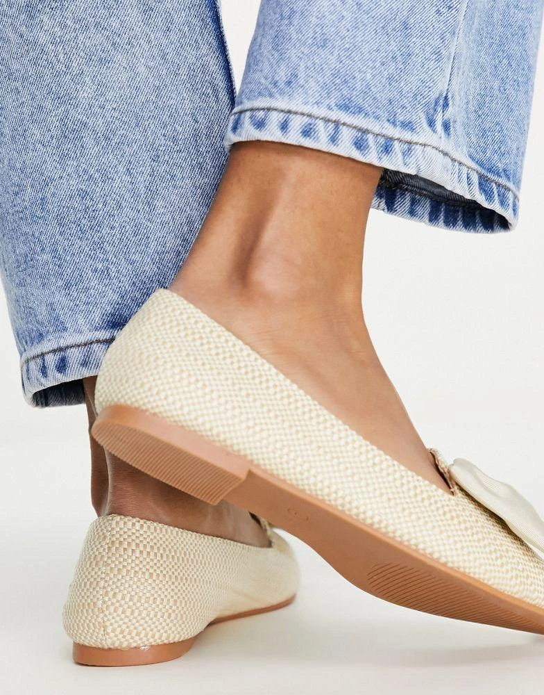 ASOS DESIGN ASOS DESIGN Wide Fit Lake bow pointed ballet flats in natural raffia 2