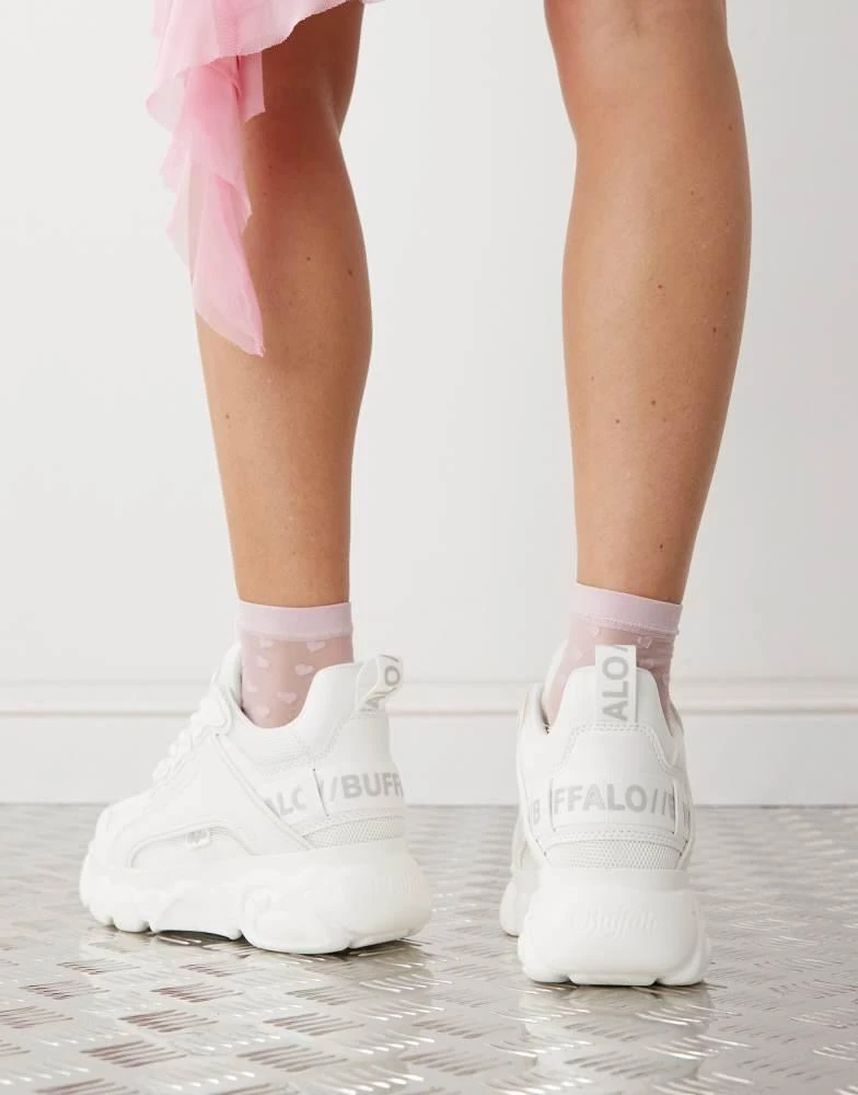 Buffalo Buffalo trainer in triple white 3