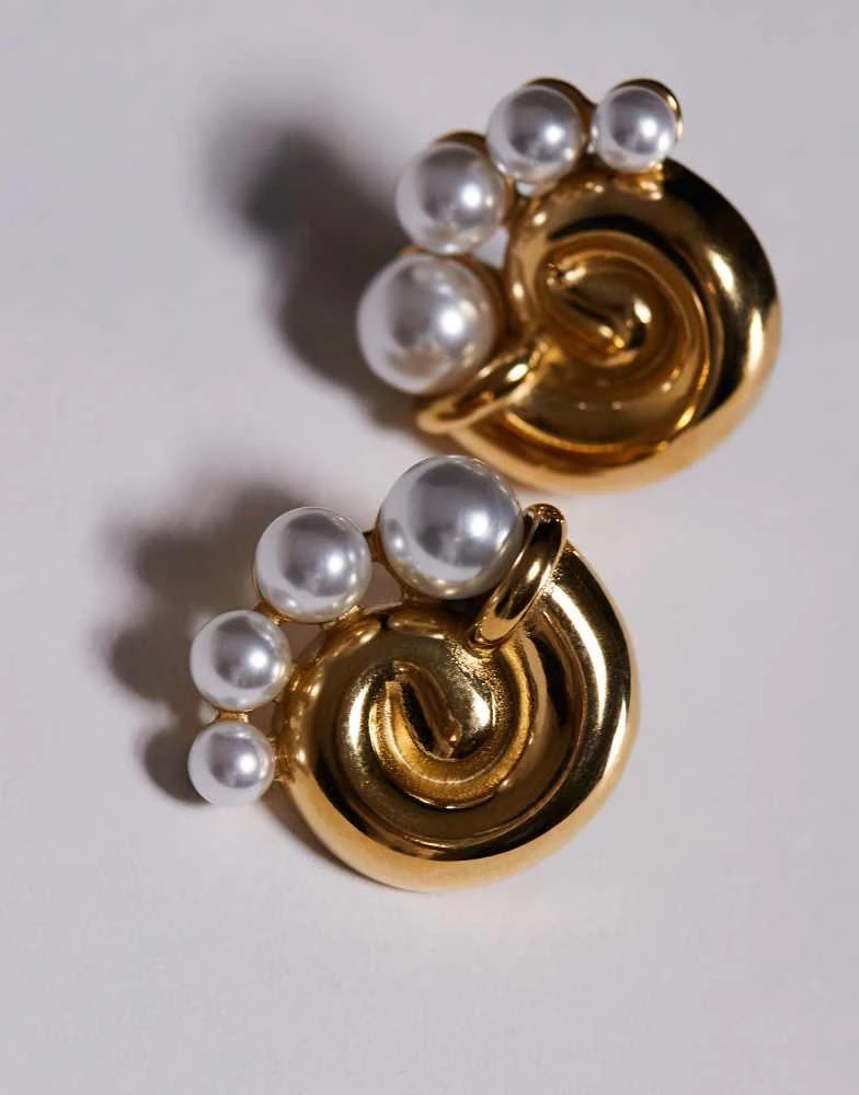 8 Other Reasons 8 Other Reasons swirl chunky earrings with pearl detail in 18k gold plated 3