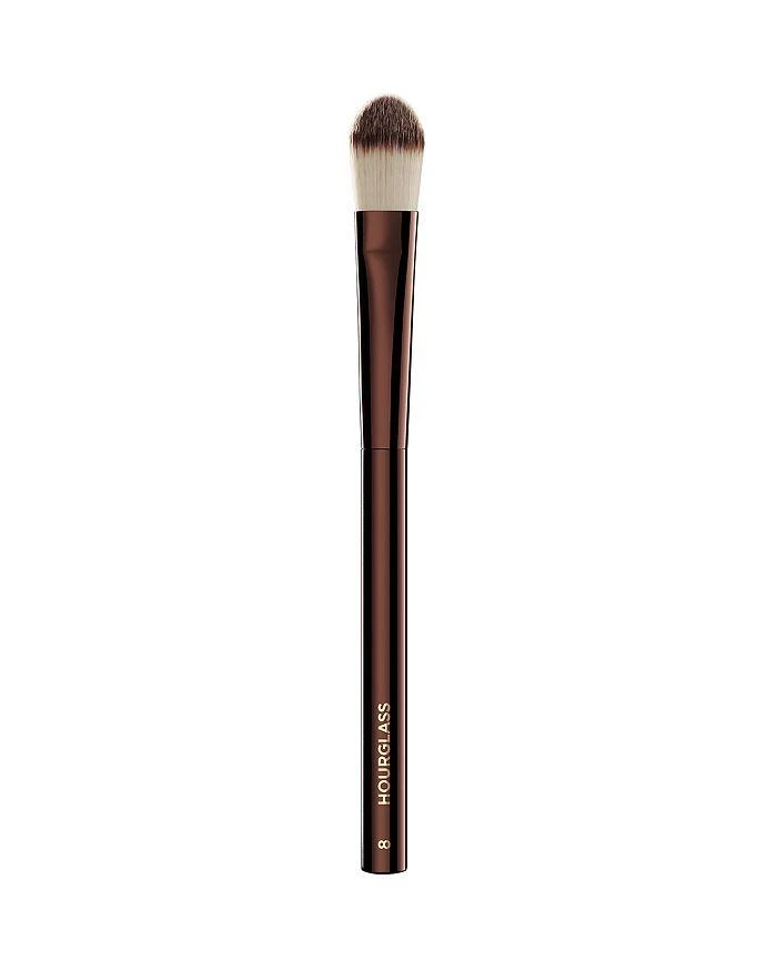 HOURGLASS No. 8 Large Concealer Brush 1