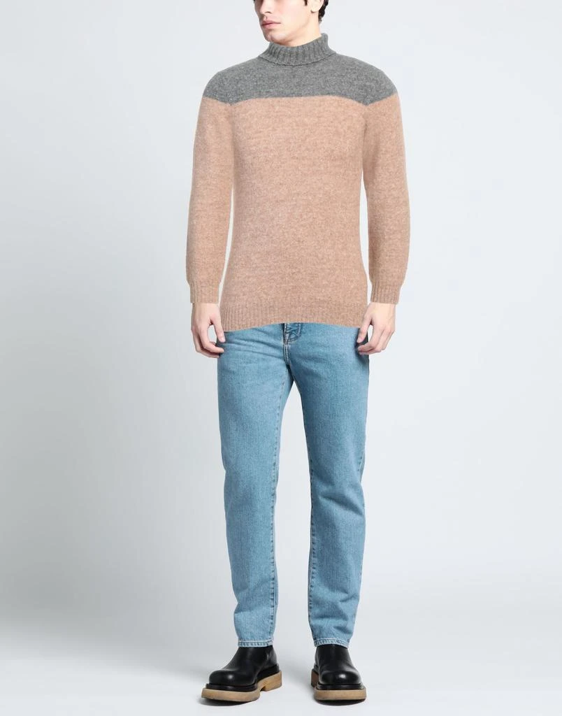 Heritage Turtleneck 2