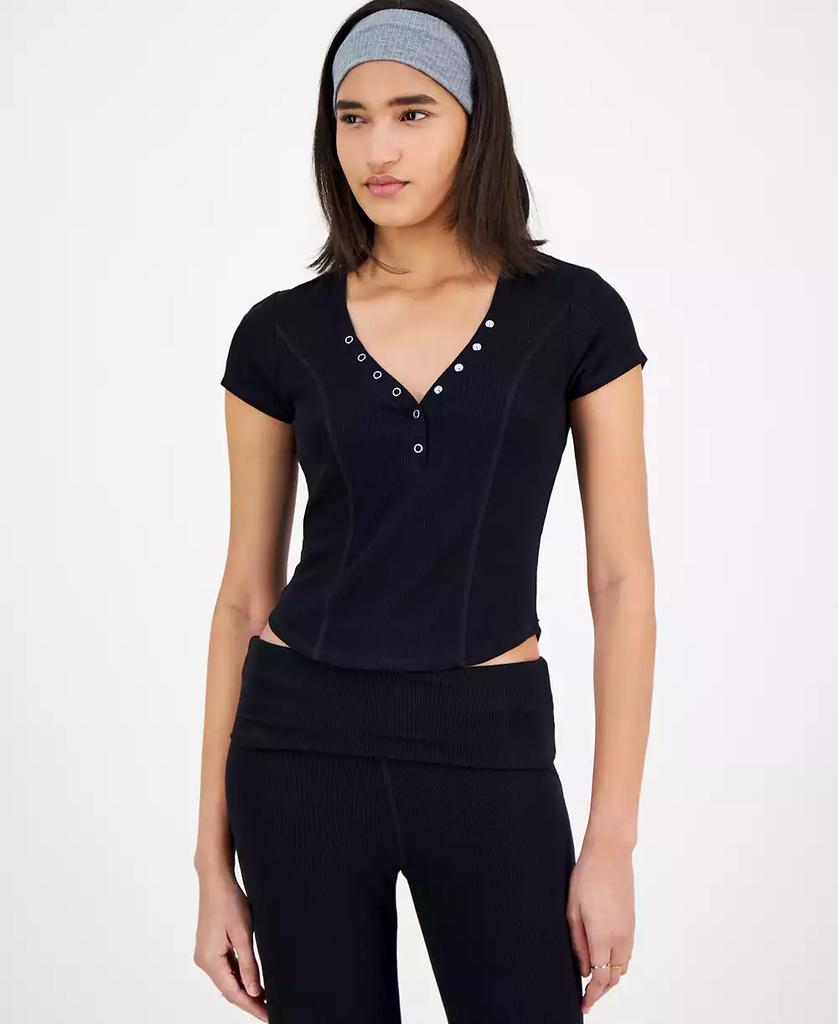 Ultra Flirt Juniors' Ribbed Cropped Henley Short Sleeve