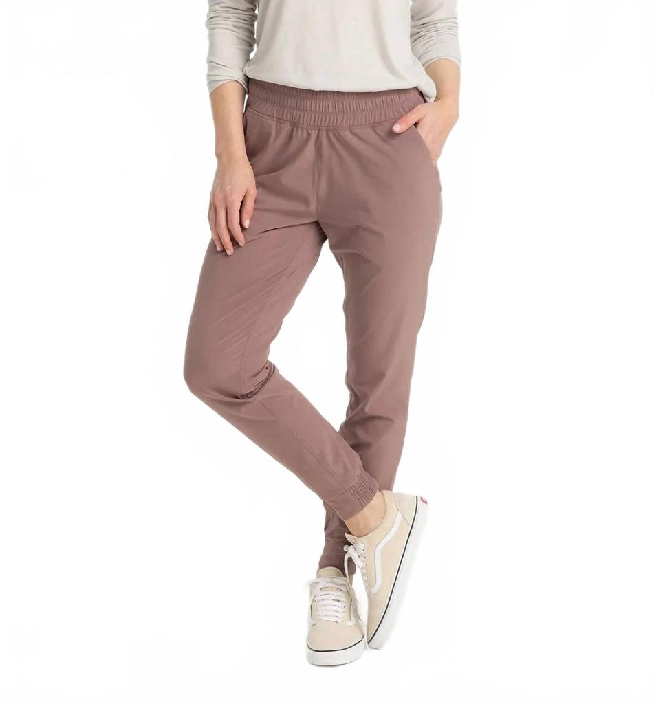 FREE FLY Breeze Pull-On Breeze Jogger In Fig