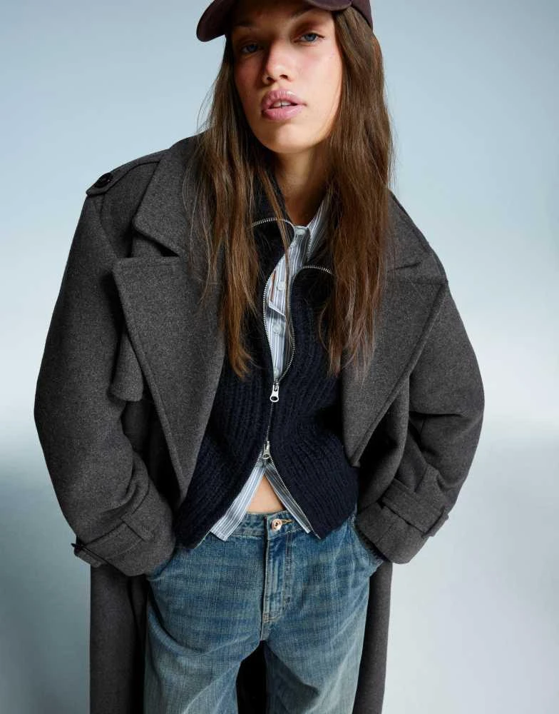 Bershka Bershka Oversize felt texture trench coat in grey 2