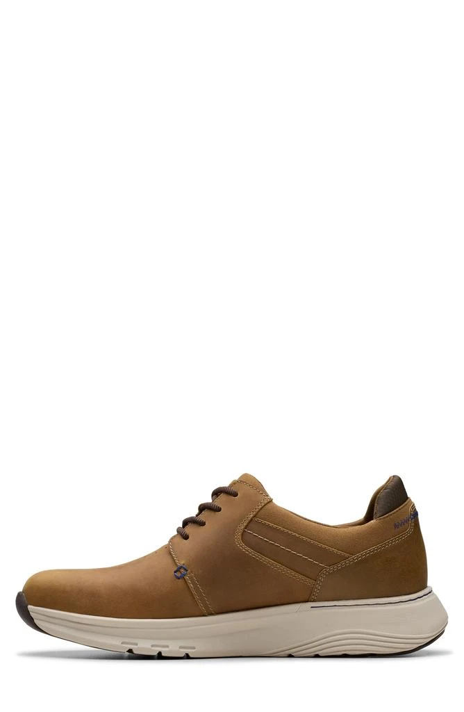 Clarks® Motion Trek Debry 7