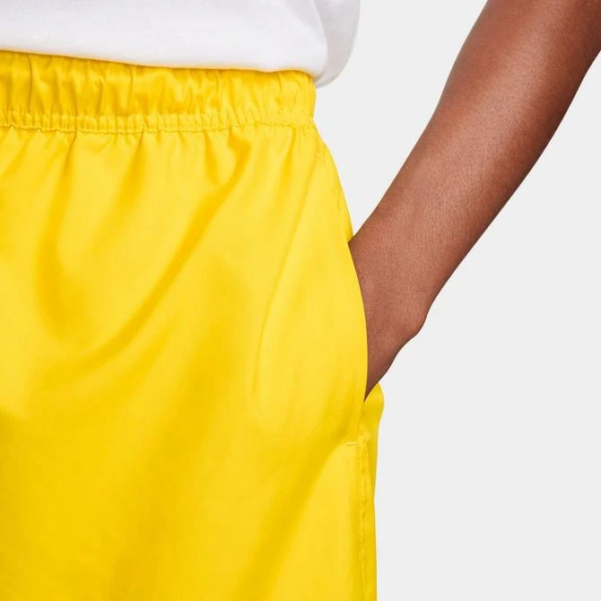 NIKE Men's Nike Club Woven 6" Flow Shorts 7