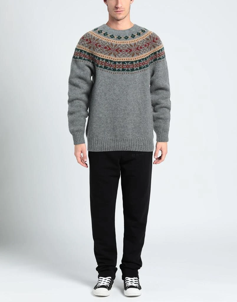 HOWLIN' Sweater 2