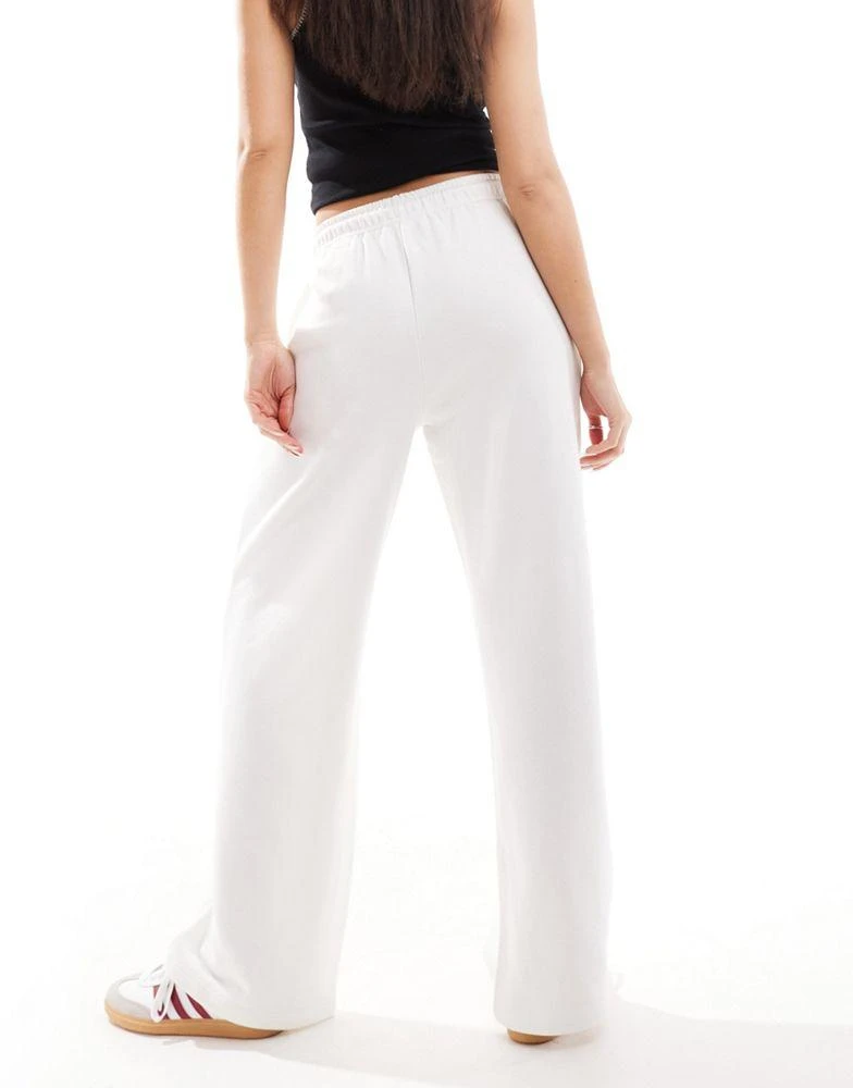 Pull&Bear Pull&Bear wide leg jogger in ecru 5
