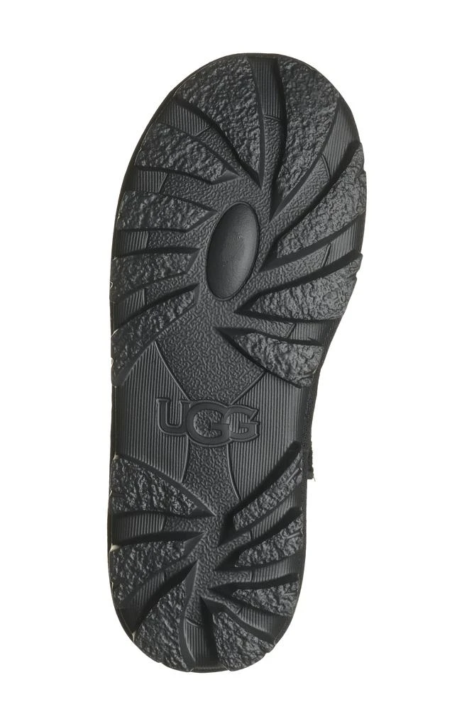 UGG Essential Short Boot 6