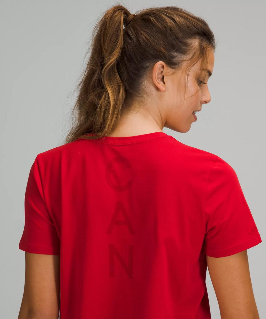 【ルルレモン】チームカナダ Love Crewneck T-Shirt COC Logo Lululemon Team Canada Love Crewneck T-Shirt *COC Logo
