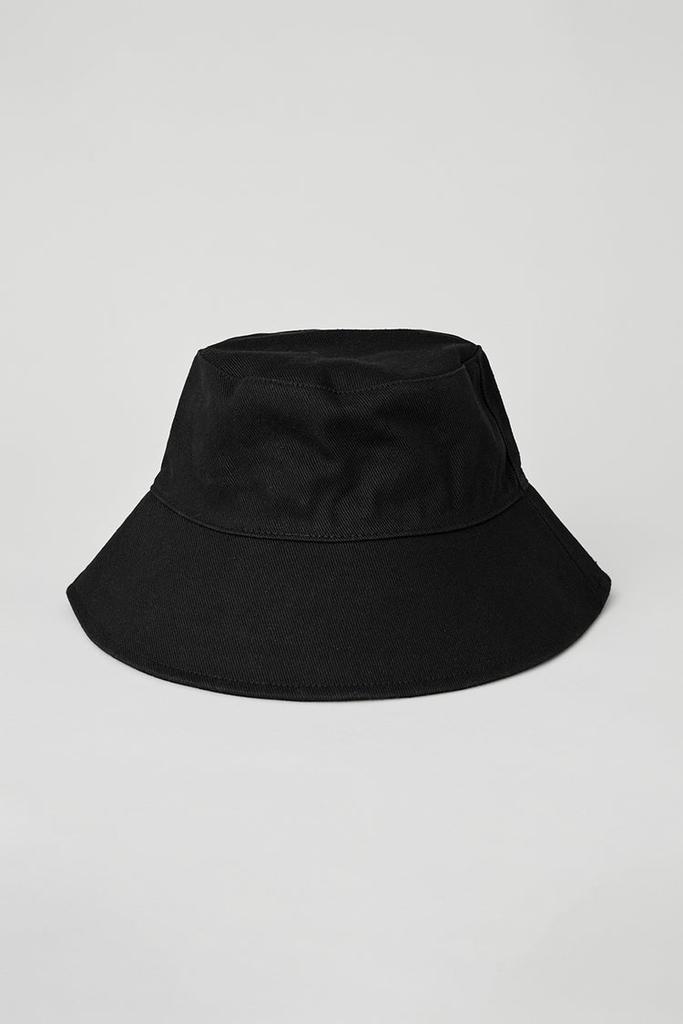 Alo Weekender Bucket Hat - Candy Red