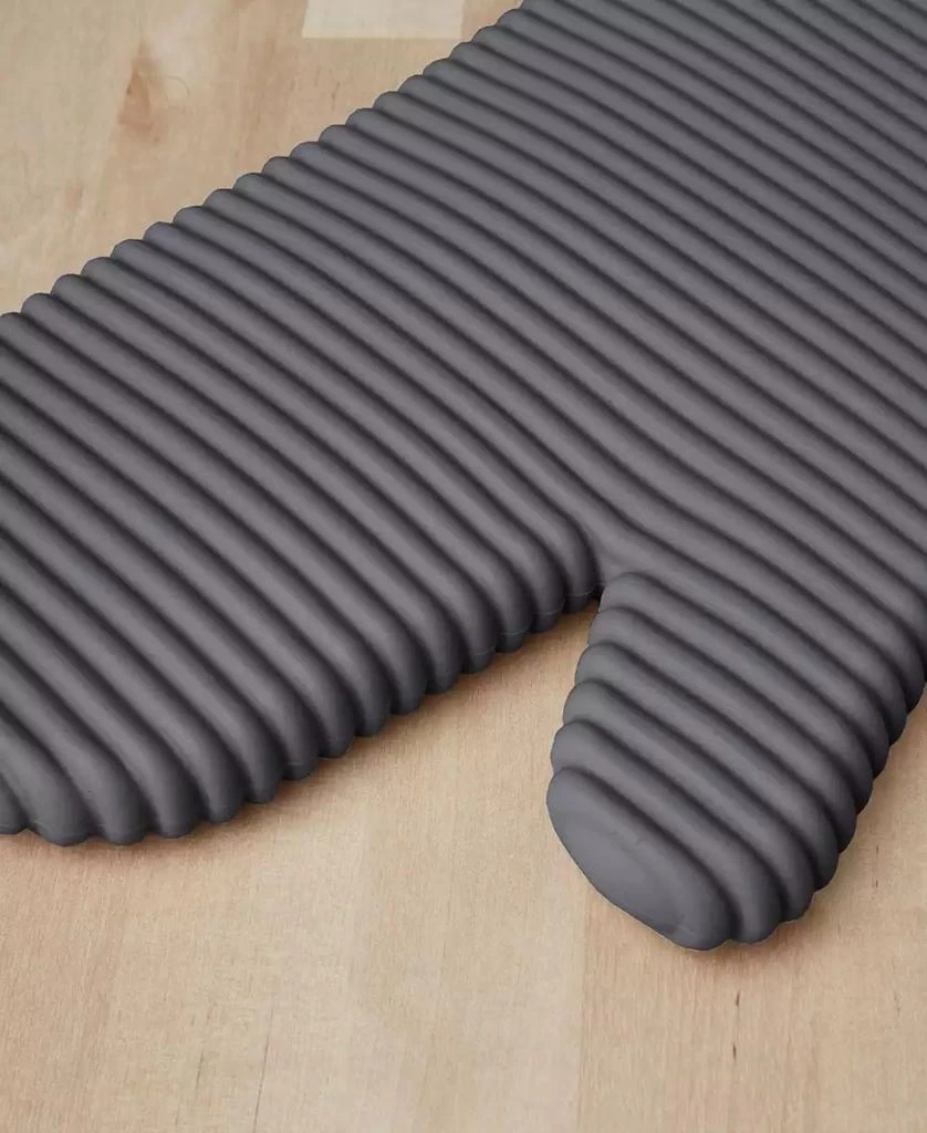KitchenAid Ribbed Soft Silicone Oven Mitt Set, 2 Piece 3