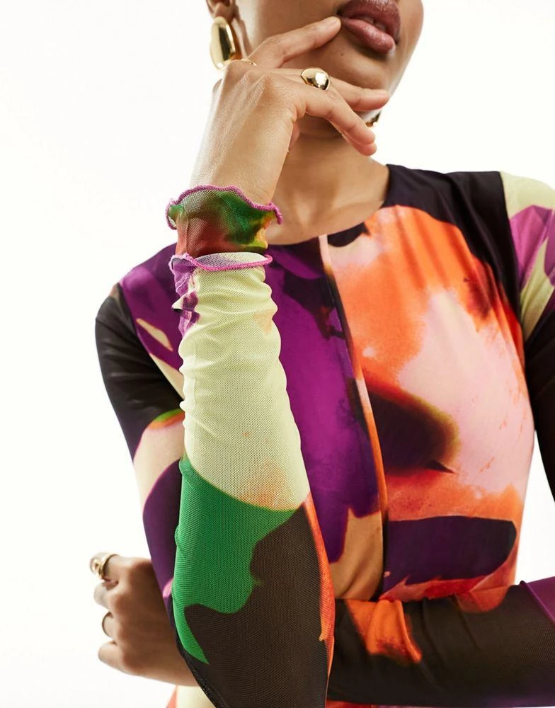 Vero Moda Tall Vero Moda Tall long sleeved lettuce edge mesh dress in abstract print 2