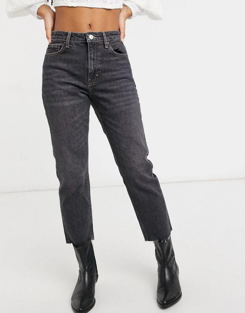 Topshop Topshop cropped mid rise straight leg jeans with hem in washed black  4