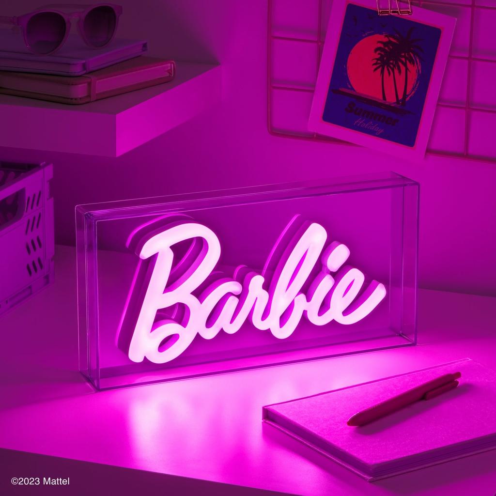 お値下げ中　Barbie : celebration d‘une icone Urban Outfitters Barbie: The Celebration Of An Icon By