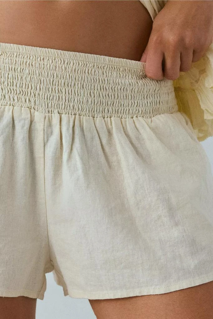 Kimchi Blue Kimchi Blue Caroline Smocked Waistband Linen-Blend Short 4