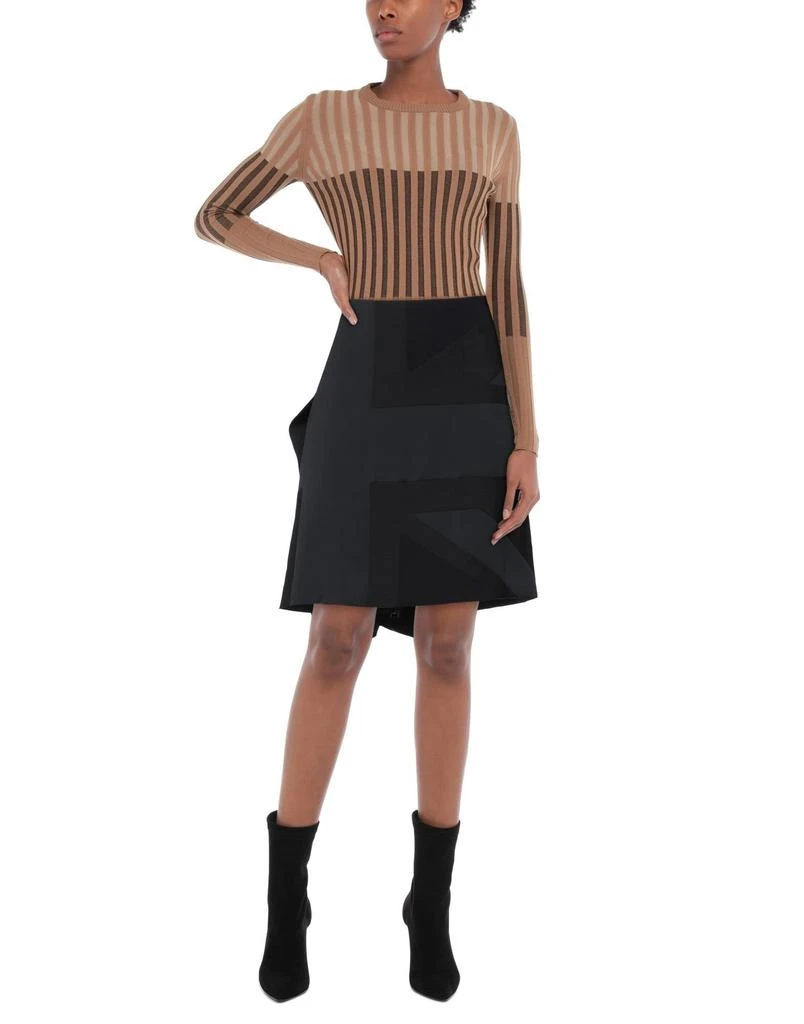 Burberry Mini skirt 2