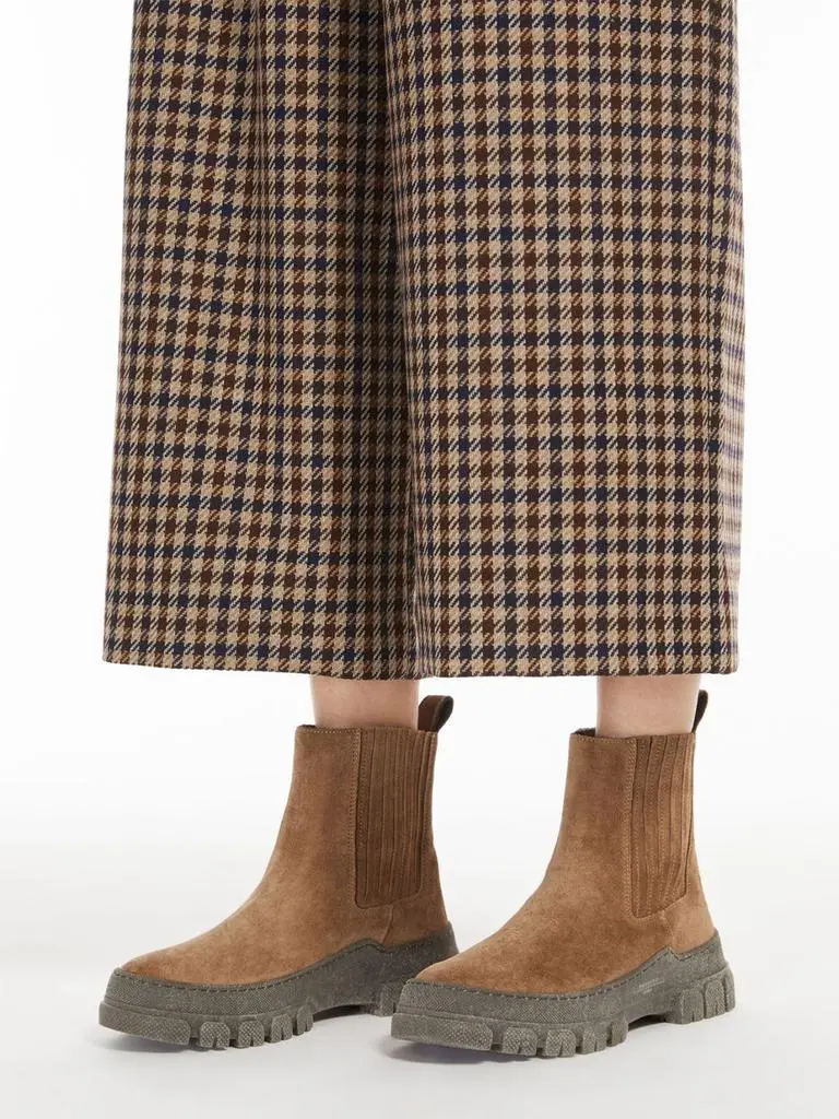 Weekend Max Mara Split leather chelsea ankle boots 4