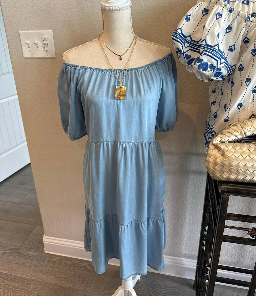 Shop Beachlunchlounge - Charley Chambray Dress on Sale at BeyondStyle  Get  49% Off Beachlunchlounge - Charley Chambray Dress with Limited-Time Flash  Deals, Exclusive Discounts, and Special Offers. Enjoy Unbeatable Savings on