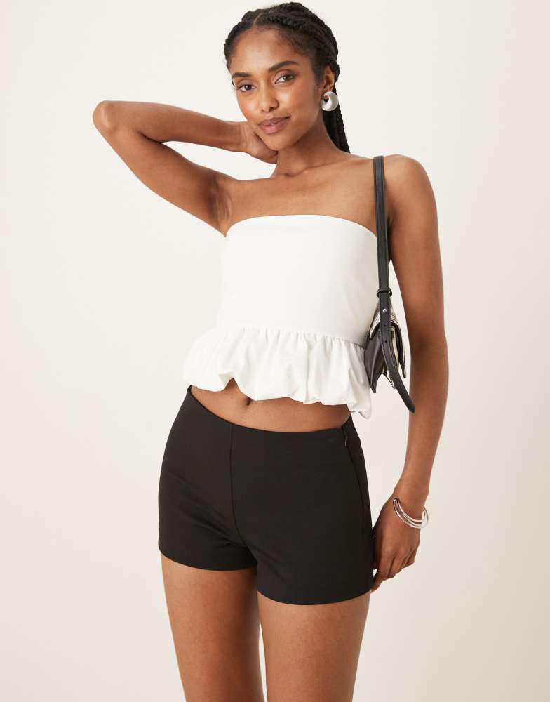 Abercrombie & Fitch Abercrombie & Fitch mid rise tailored shorts in black