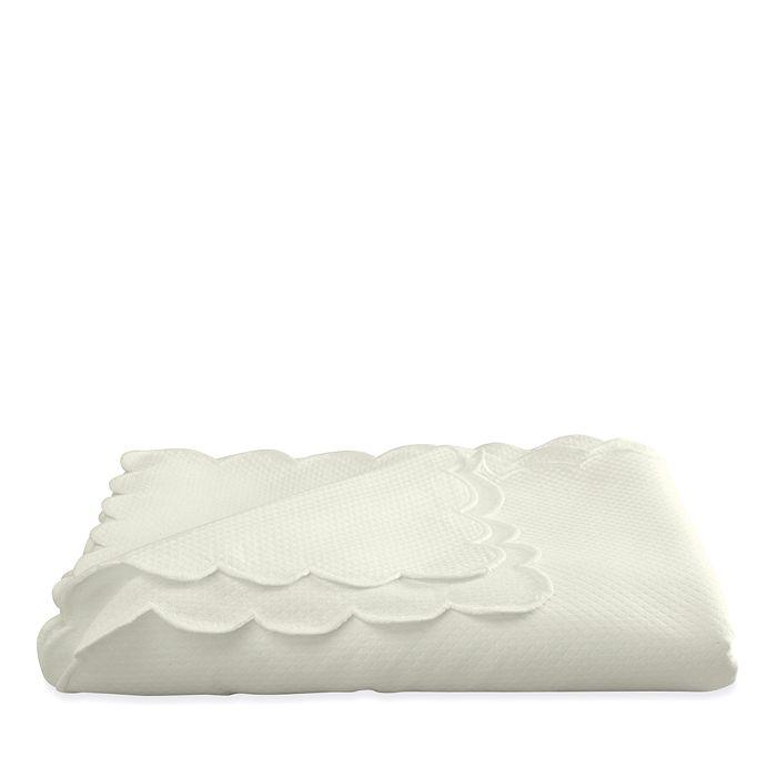 Matouk Savannah Gardens Tablecloth, 68" x 126" Oblong