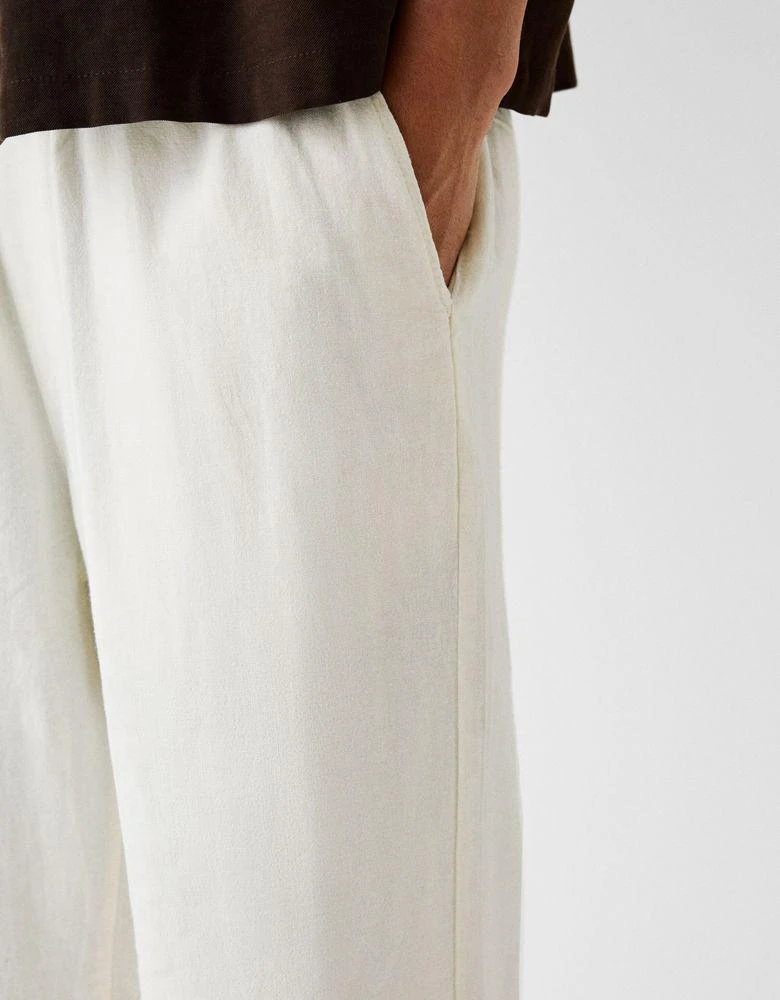Bershka Bershka linen wide leg trouser in white 4