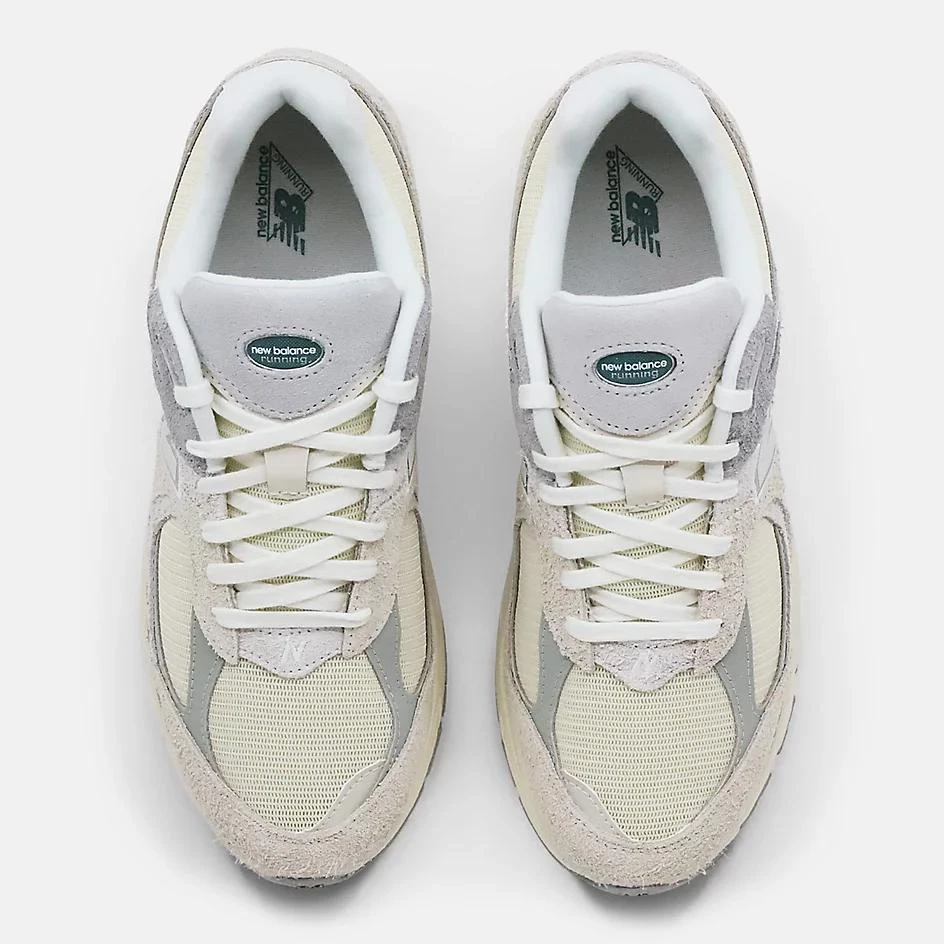 New Balance 2002R 4