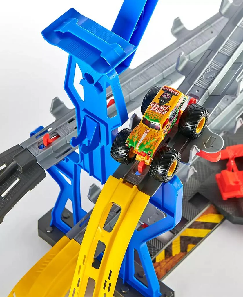 Monster Jam Garage Playset & Storage 8