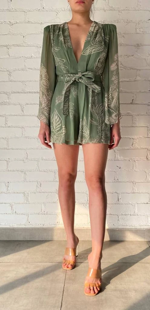 Hemant
Nandita Hemant
Nandita - Dara Belted Romper 4