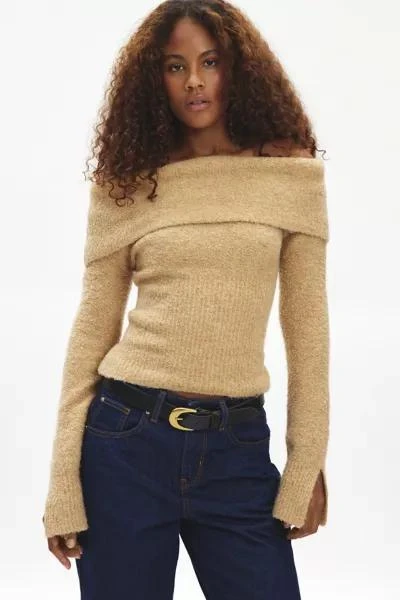 Kimchi Blue Kimchi Blue Isabel Cozy Off-The-Shoulder Sweater 1