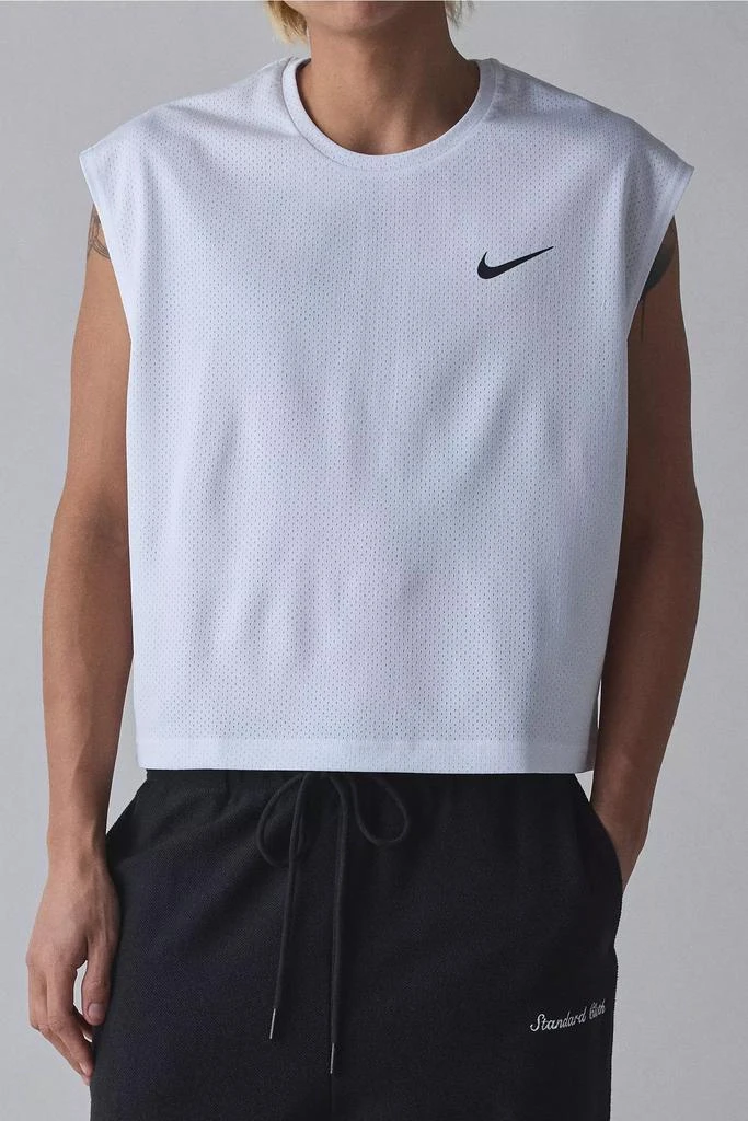 NIKE Nike UO Exclusive Cropped Swim Shirt 2