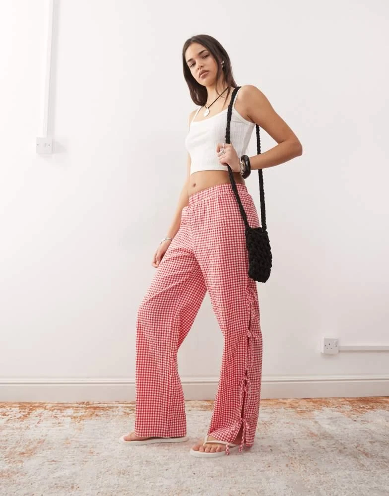 Noisy May Noisy May wide leg side tie detail trousers in red gingham 1