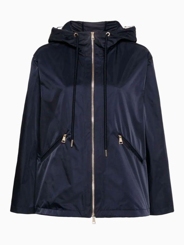 Moncler MONCLER CASSIOPEA WATERPROOF JACKET IN NAVY BLUE WITH HOOD. 
TWO ZIPPED POCKETS.
ZIPPERED CLOSURE. 
HOOD AND DRAWSTRING. 
STRAIGHT CUT. 
MONCLER LOGO ON SHOULDER.