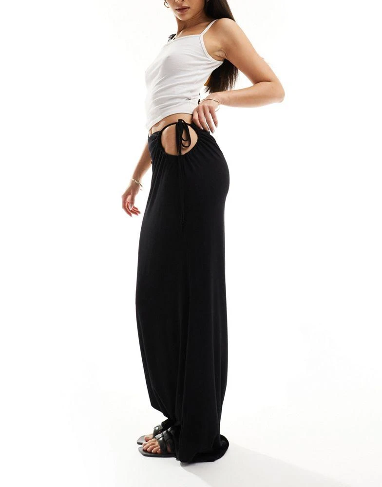 ASOS ASOS DESIGN maxi aline skirt with side keyhole in black 3