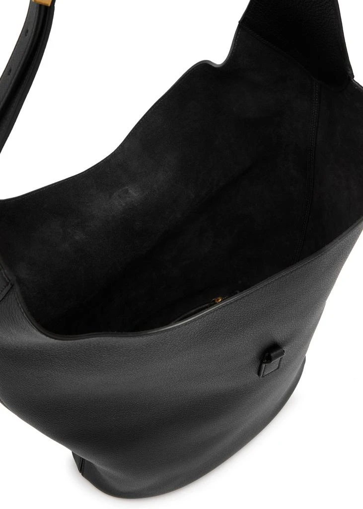 Yves Saint Laurent Le 5 Á large grained leather bucket bag 4