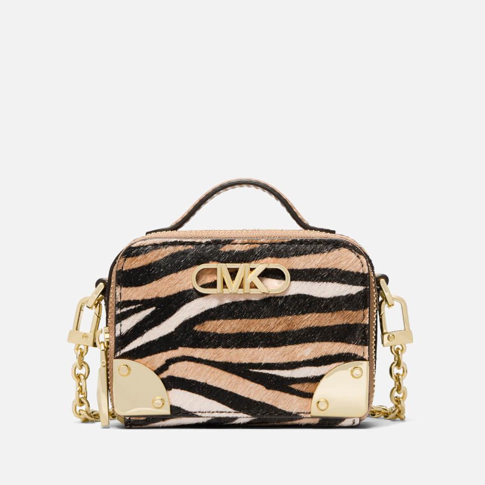 美品　MICHAEL KORS　ESTELLE　クロスボディ　トランク　マイクロ Shop MICHAEL Michael Kors Estelle Micro Trunk Crossbody Bag on