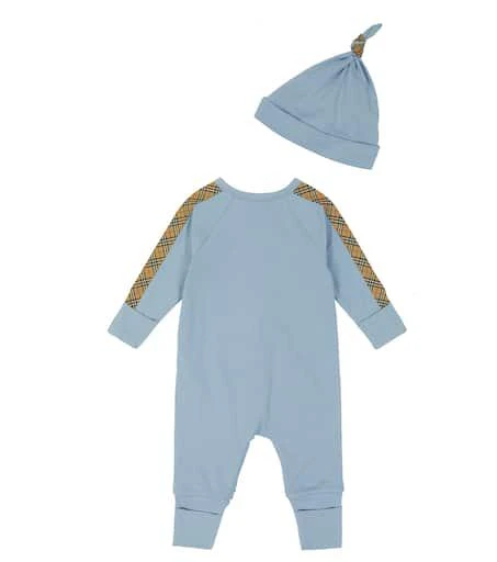 Burberry Baby onesie, bib and hat set 4