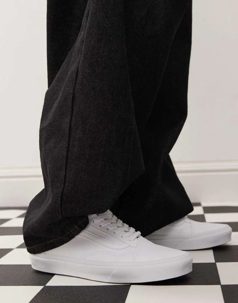 Vans Vans Old Skool faux leather trainers in triple white 2