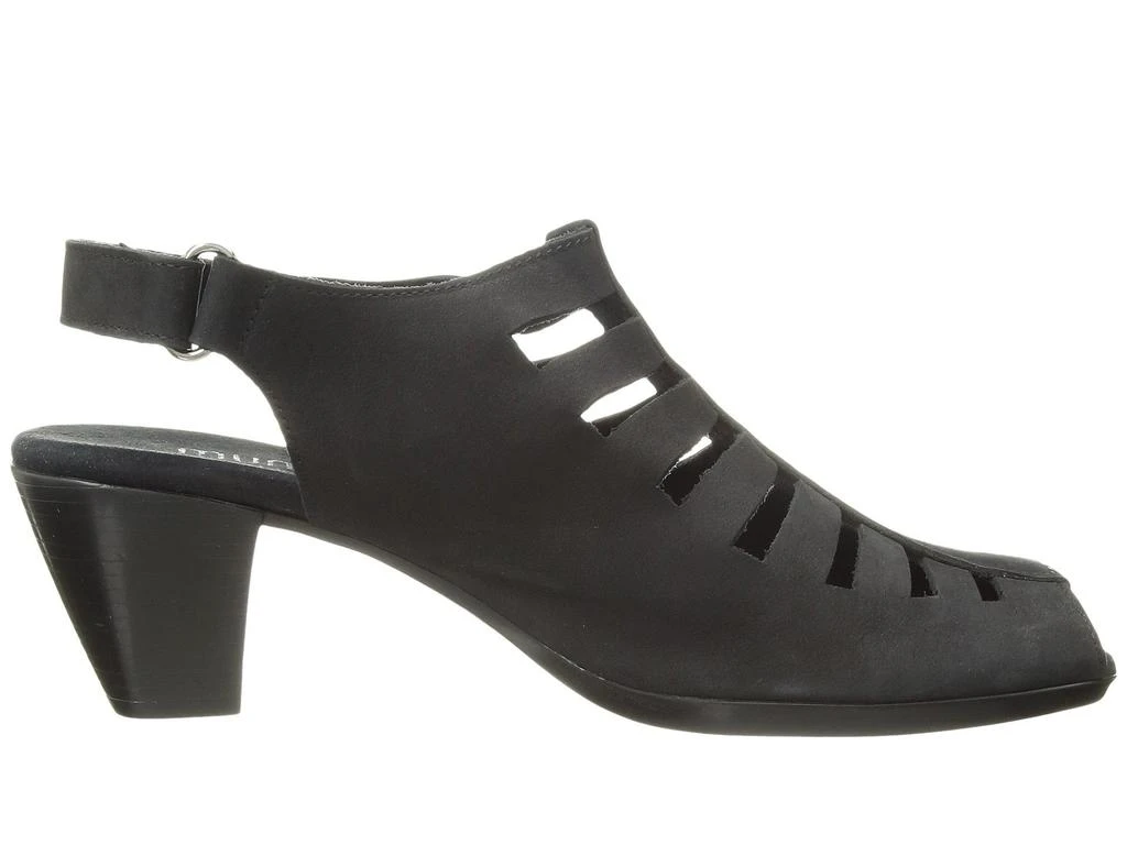 Munro Abby 6