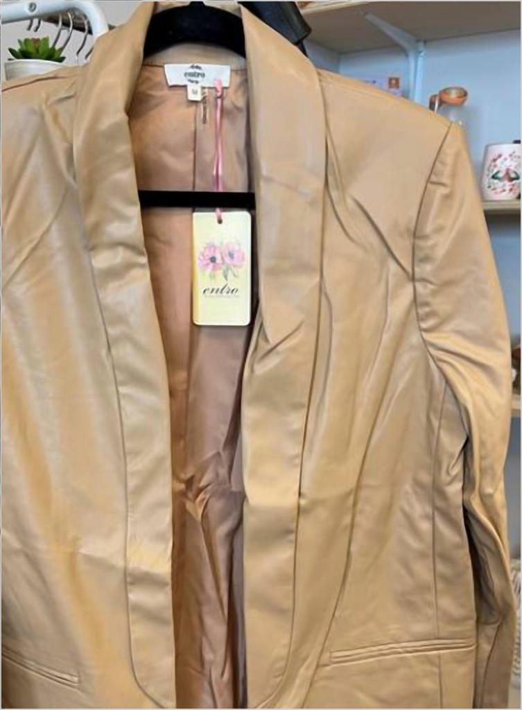 entro Entro - Women
s Faux Leather Blazer