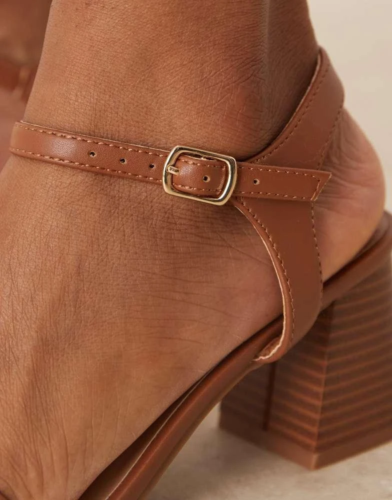 New Look New Look block heeled sandal in tan 3