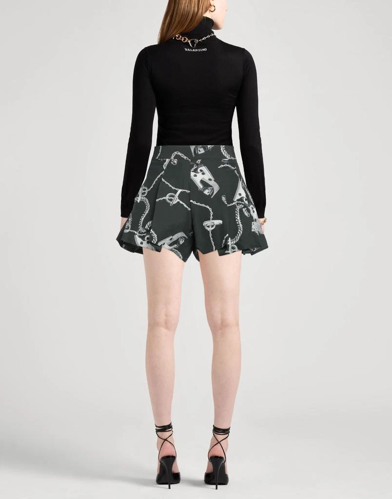 Burberry Shorts
Bermuda 3