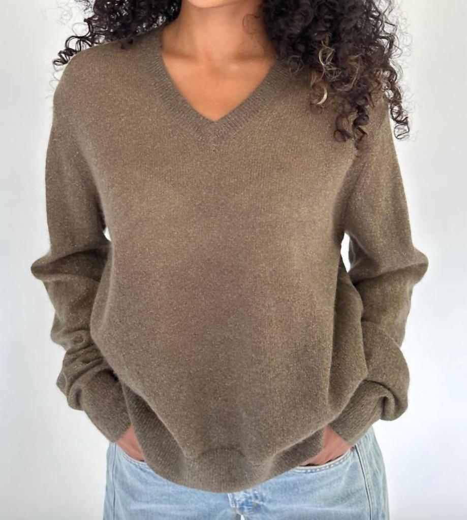 6397 6397 - Classic V-neck Sweater